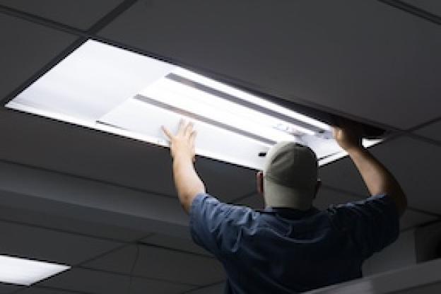 Hoe installeer ik een TL LED buis in mijn huidige armatuur?